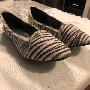 Rebels brand 6 1/2 zebra print flats